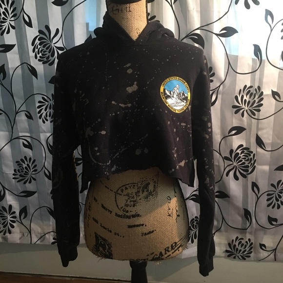 MV Sport Tops - US Marine Corps paint splattered crop hoodie